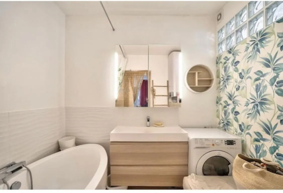 Lumiere Apartment Paris