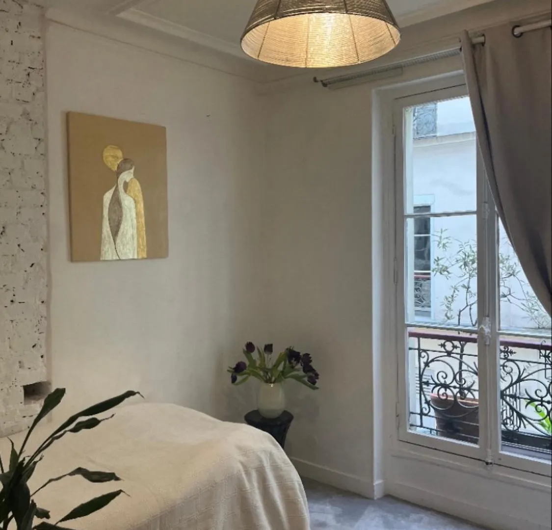 Lumiere Apartment Paris France